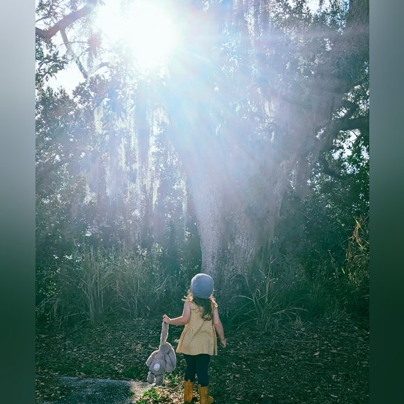 Hi, I'm Amida. - Picture 9 of 10